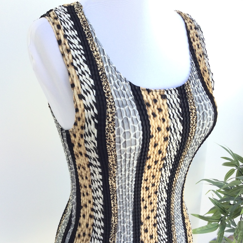Animal Print Top - Picture 3 of 5